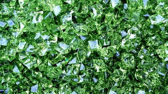 (绿色玉石的功效与作用)探讨绿色玉石的种类及其在珠宝市场上的独特魅力与价值分析