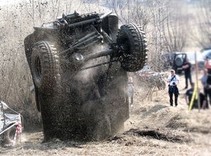 (极品飞车14游戏视频)体验极速激情！深入解析极品飞车14手机版的游戏玩法与技巧