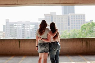 (米卡前女朋友)遇见刘亦菲时，米卡说自己会害羞的原因是什么？
