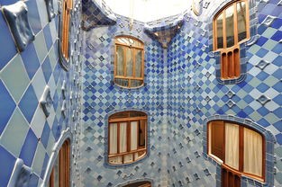(自建房选址需要考虑的因素)全面解析自建房：从选址、设计到施工的全流程指导与注意事项