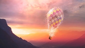 (夕阳热气球还有哪个版本能玩)夕阳热气球超时空弹射，一场奇幻之旅的多元解读